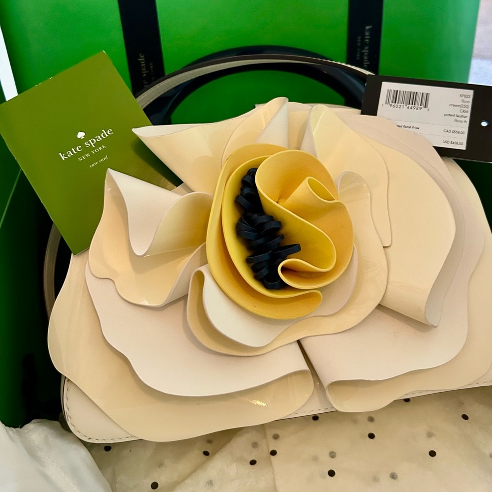 $$‼️DROP!! $148 NWT KS BAGCHARM FREE W/ KS Flora Patent Leather3D Bag! - Picture 4 of 17